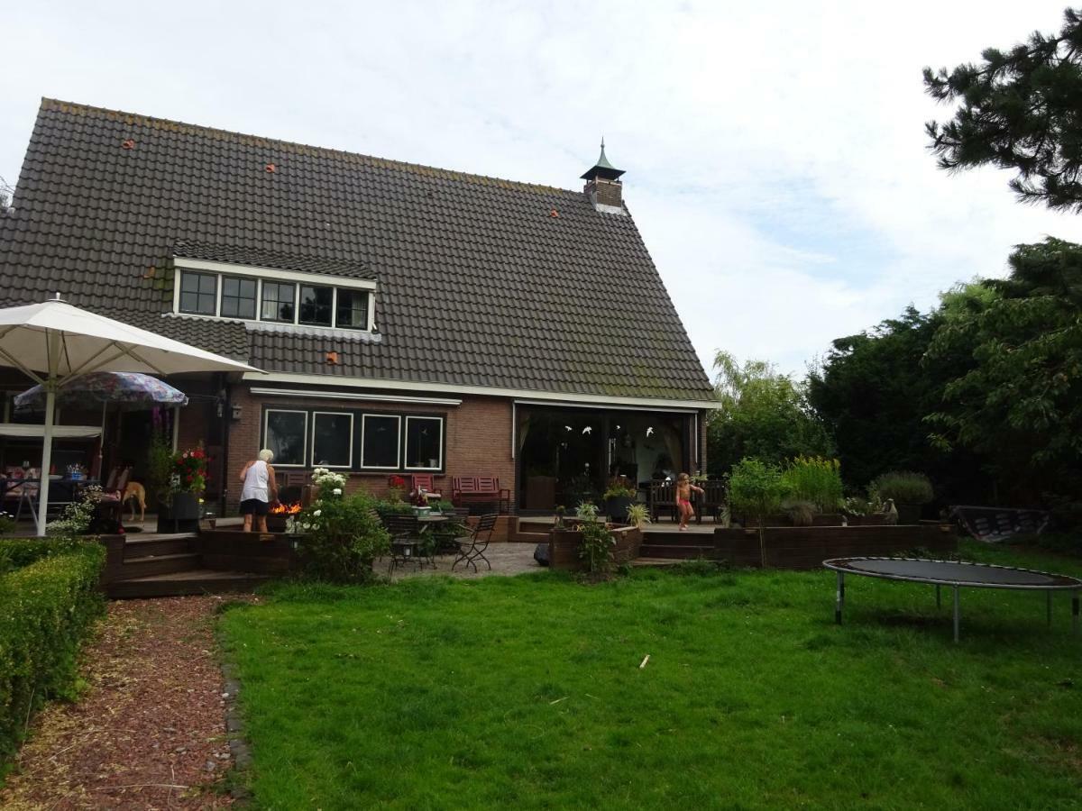 Guesthouse De Haal Oostzaan Bagian luar foto
