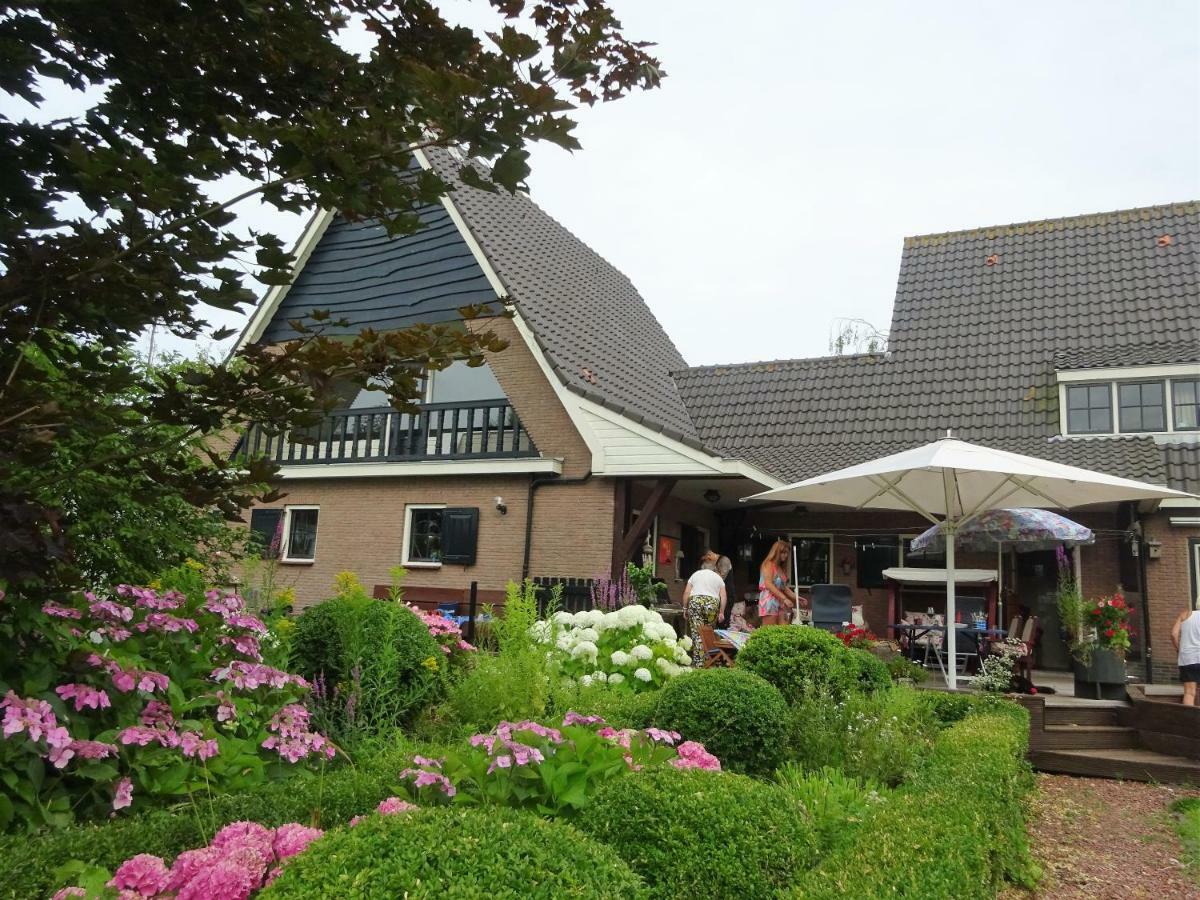 Guesthouse De Haal Oostzaan Bagian luar foto