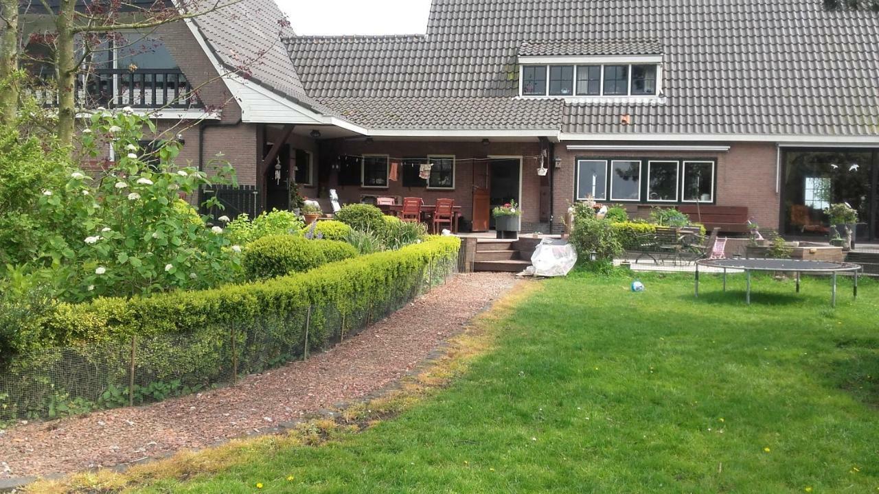 Guesthouse De Haal Oostzaan Bagian luar foto