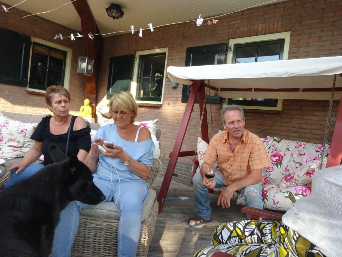 Guesthouse De Haal Oostzaan Bagian luar foto
